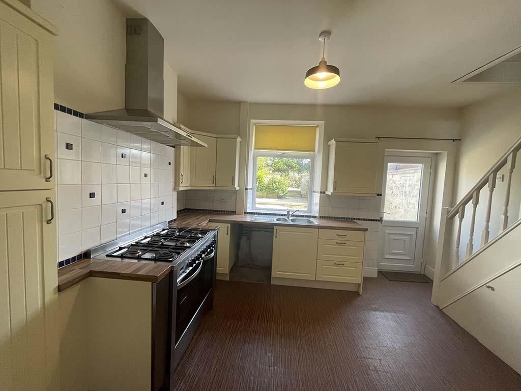 2 bedroom mid terrace house SSTC in Laneshawbridge - IMG_6507.jpg